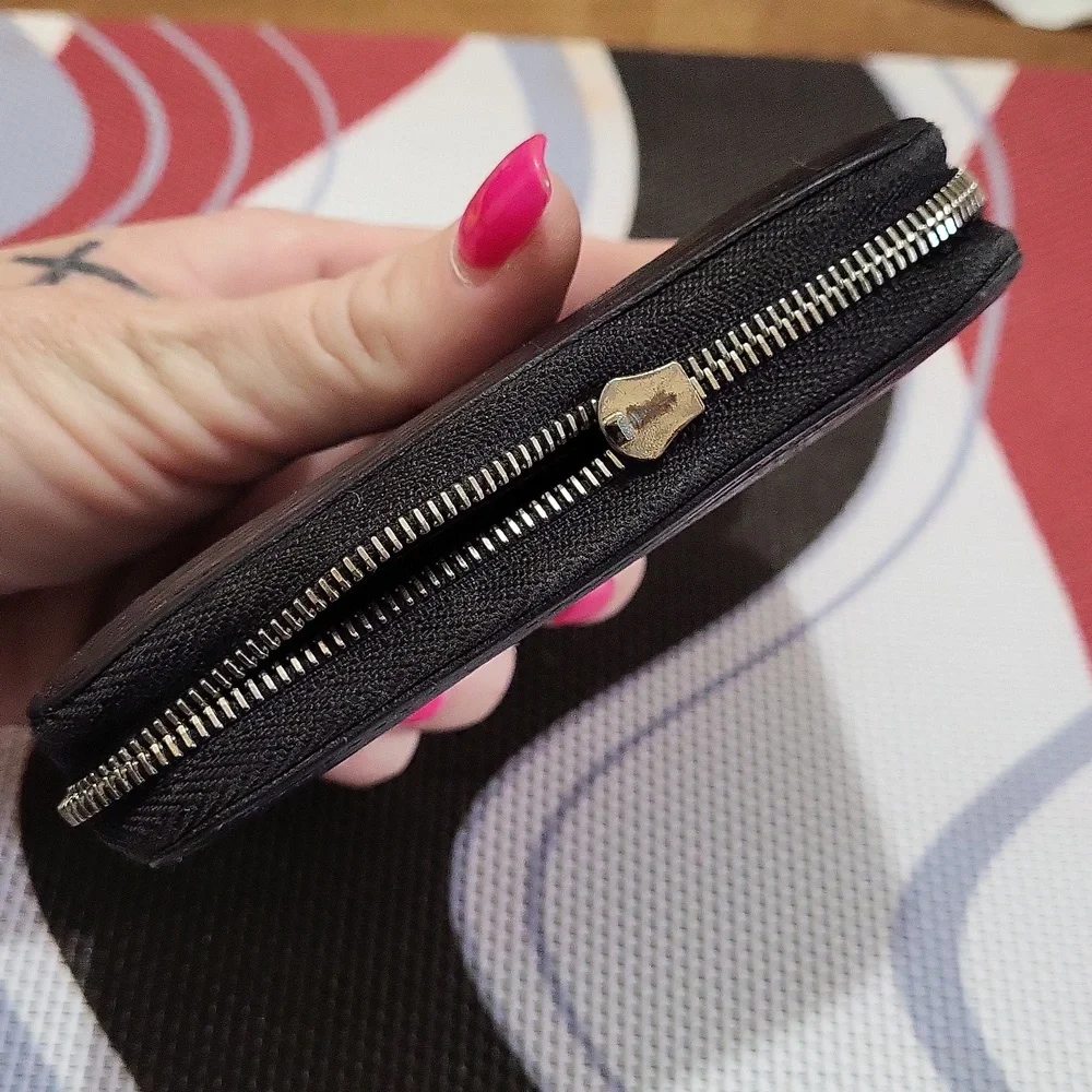💯 Authentic Louis Vuitton small zippy wallet - Picture 5 of 6